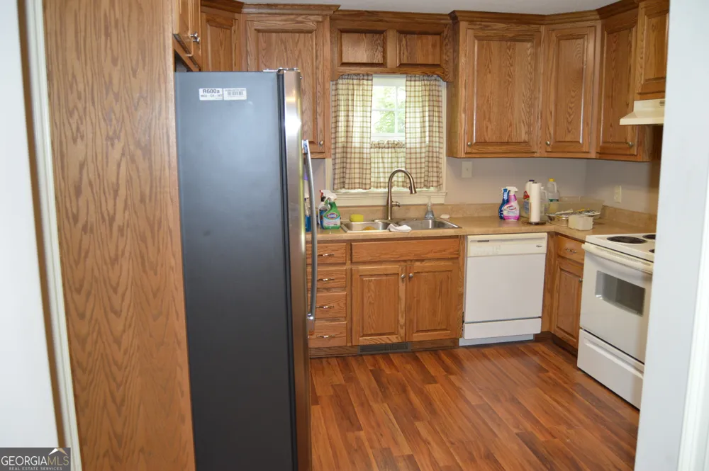 98 Beechwwod Blvd Toccoa, GA 30577
