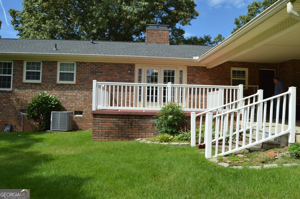 98 Beechwwod Blvd Toccoa, GA 30577