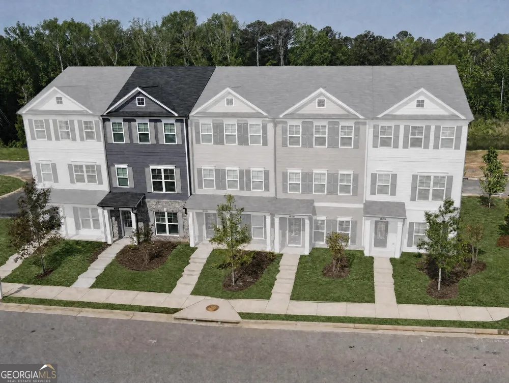 12 Silver LN Newnan, GA 30265