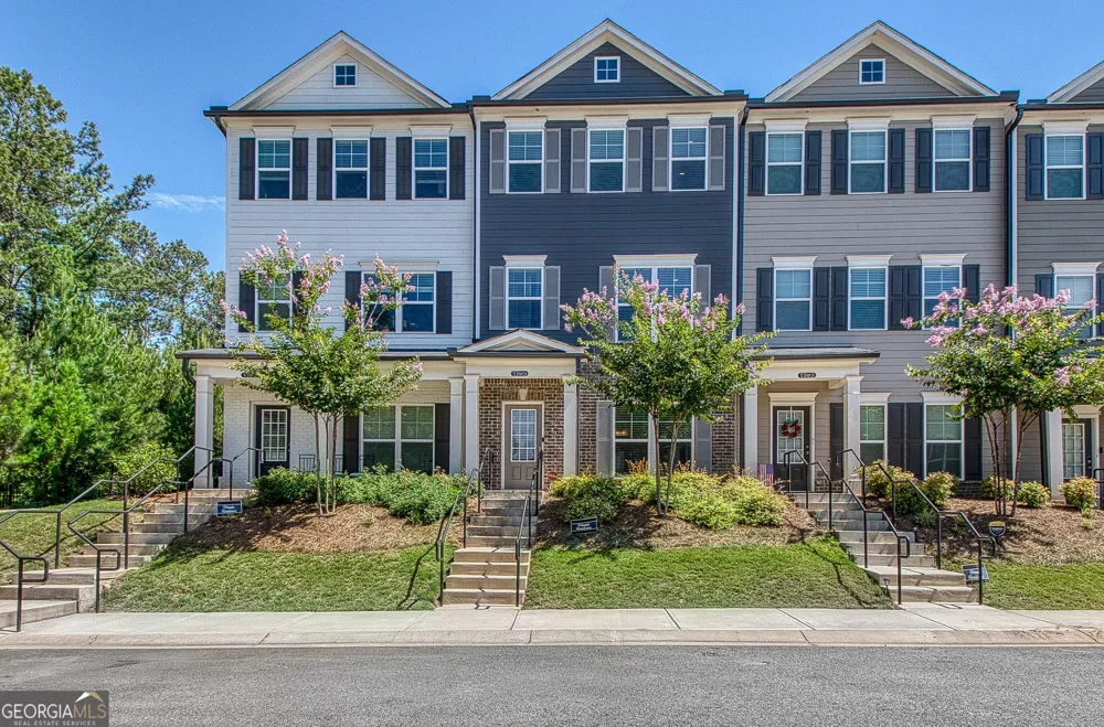 12 Silver LN Newnan, GA 30265