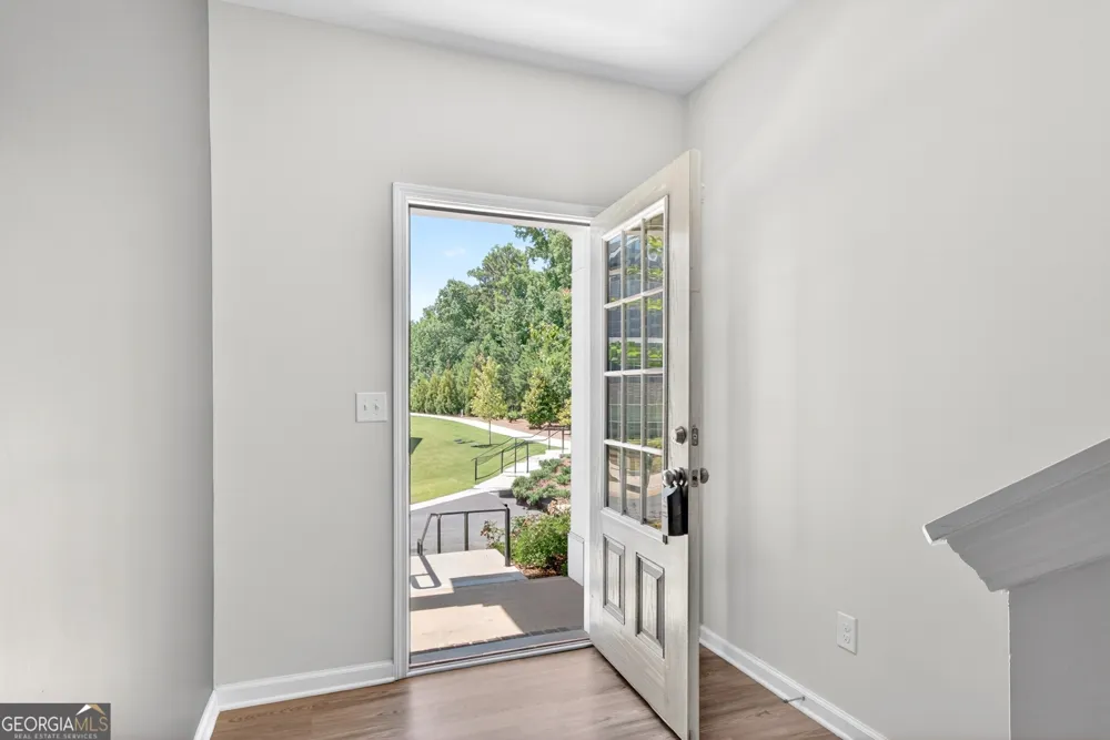 12 Silver LN Newnan, GA 30265
