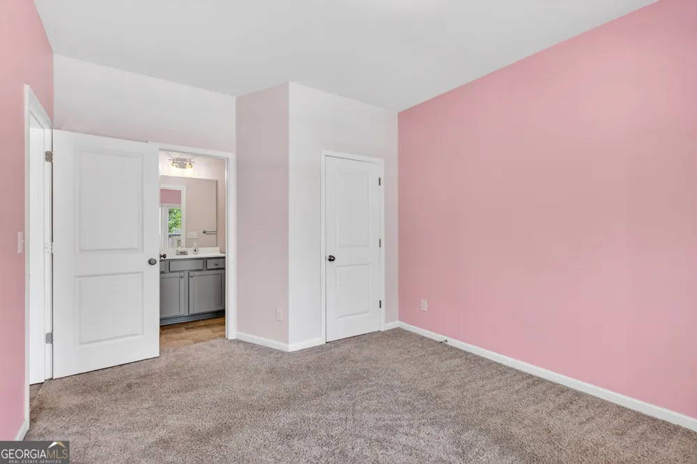 12 Silver LN Newnan, GA 30265