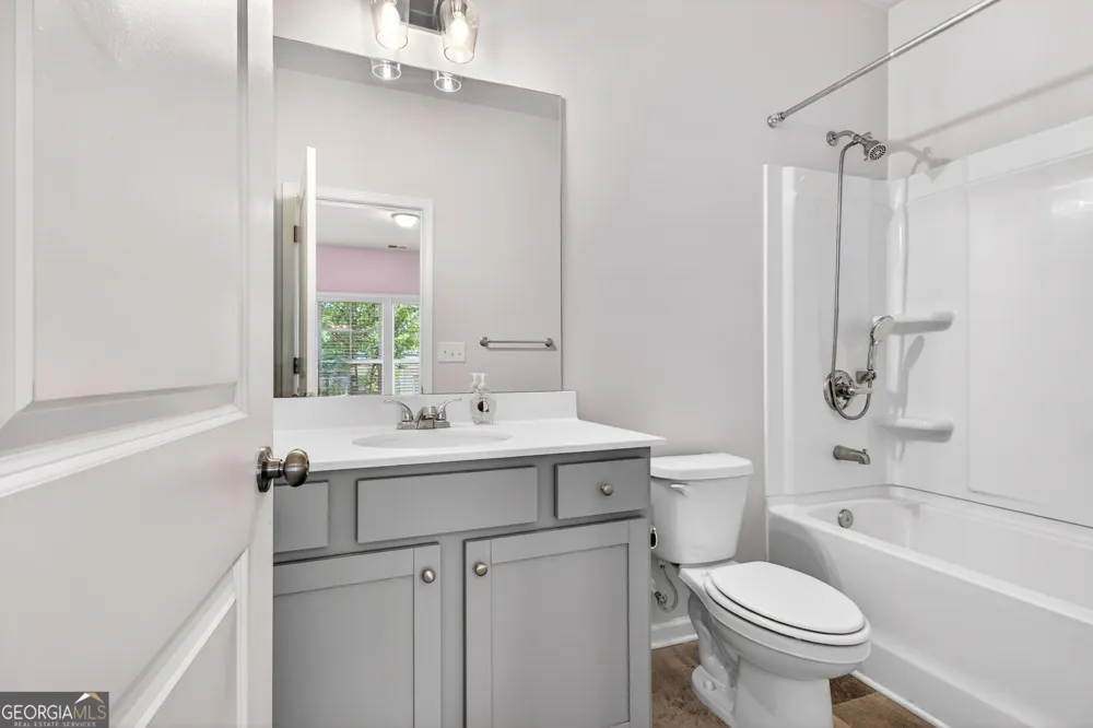 12 Silver LN Newnan, GA 30265