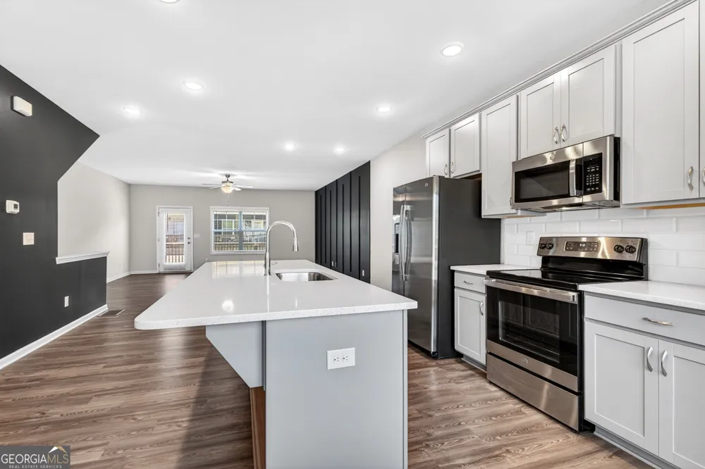 12 Silver LN Newnan, GA 30265