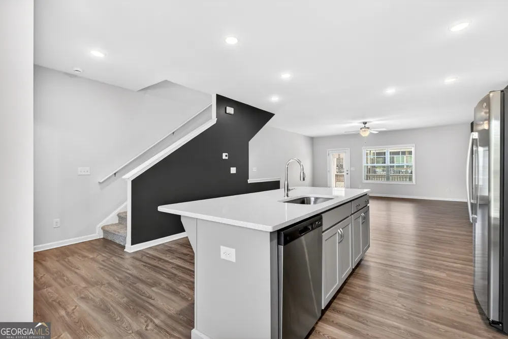 12 Silver LN Newnan, GA 30265