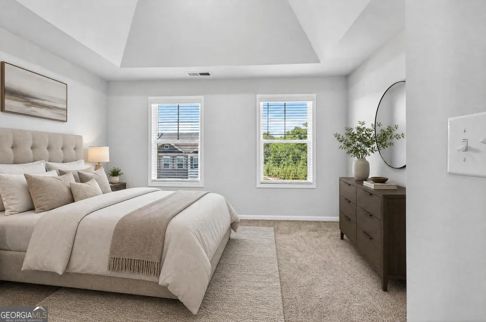 12 Silver LN Newnan, GA 30265