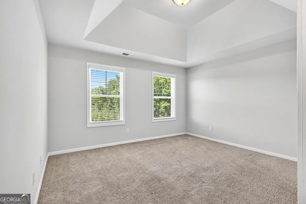 12 Silver LN Newnan, GA 30265