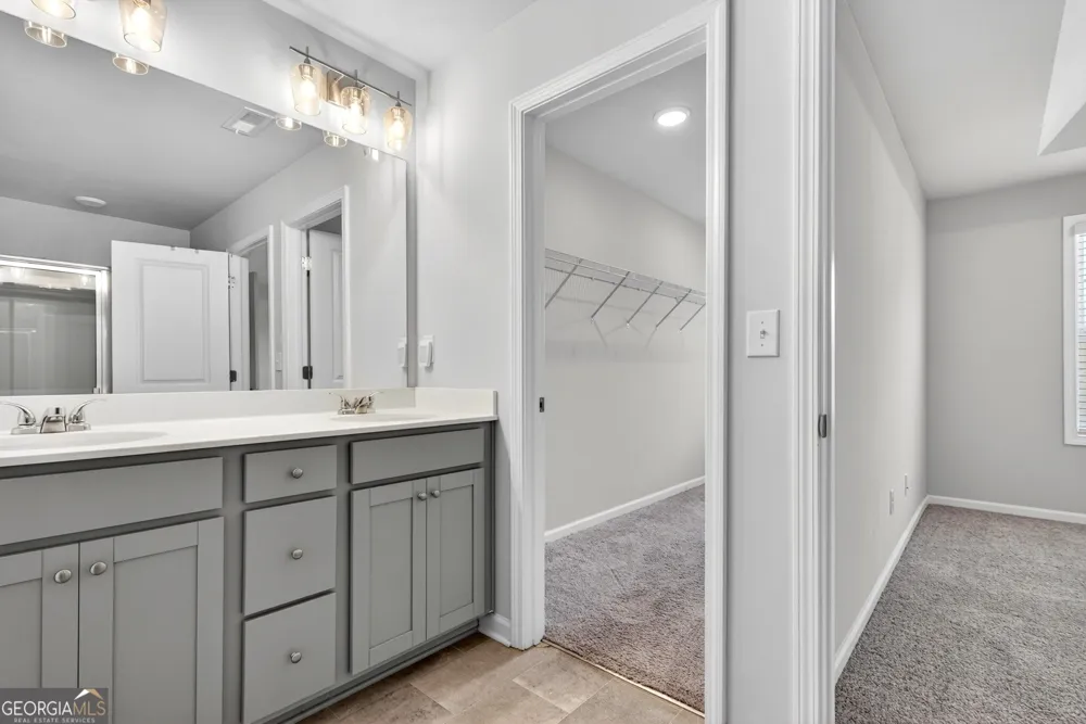 12 Silver LN Newnan, GA 30265