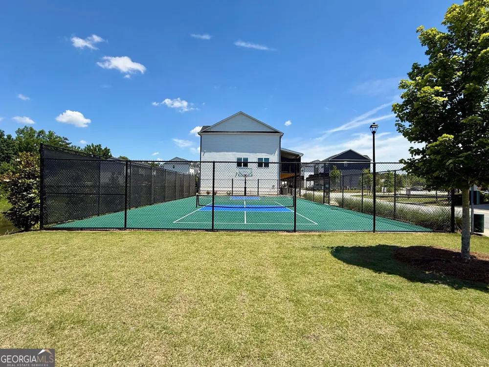 12 Silver LN Newnan, GA 30265