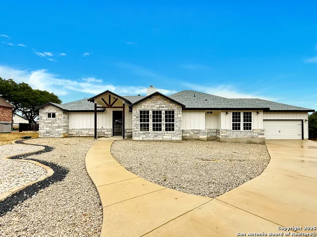 107 S Lon Price Blanco, TX 78606