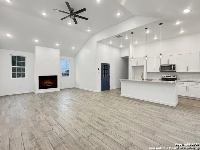 107 S Lon Price Blanco, TX 78606