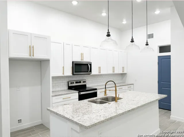 107 S Lon Price Blanco, TX 78606