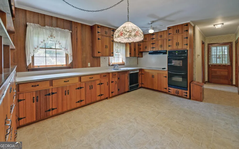 400 Harris ST Toccoa, GA 30577