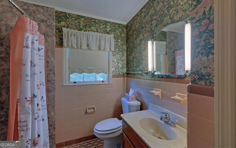400 Harris ST Toccoa, GA 30577