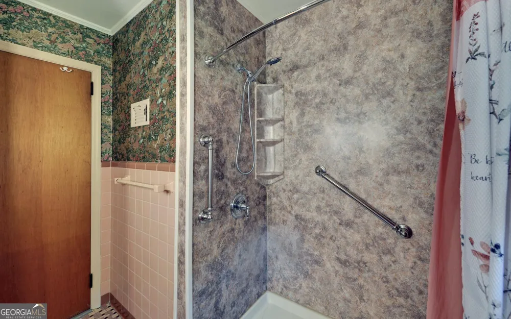 400 Harris ST Toccoa, GA 30577