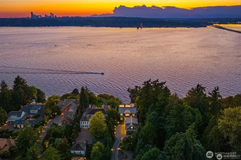 2409 Evergreen Point Road
