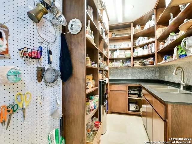 17 Aston Glen San Antonio, TX 78257