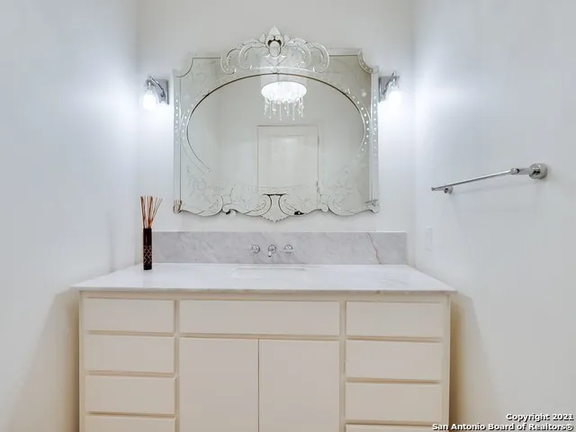 17 Aston Glen San Antonio, TX 78257