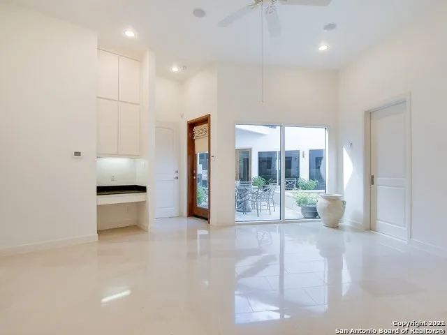 17 Aston Glen San Antonio, TX 78257