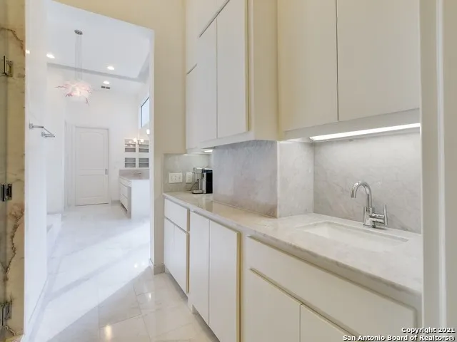 17 Aston Glen San Antonio, TX 78257