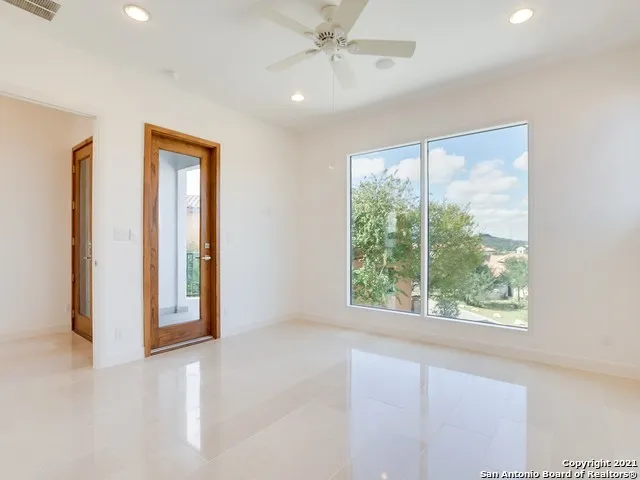 17 Aston Glen San Antonio, TX 78257