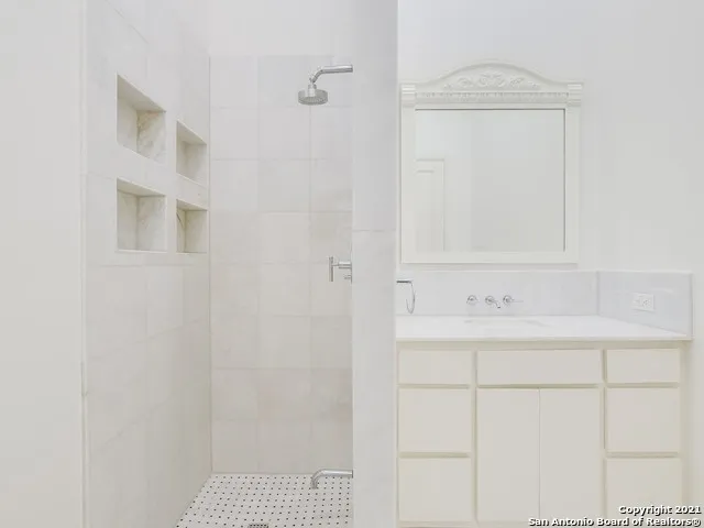 17 Aston Glen San Antonio, TX 78257