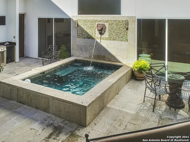 17 Aston Glen San Antonio, TX 78257