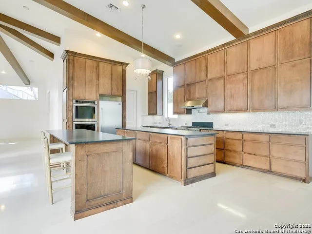 17 Aston Glen San Antonio, TX 78257