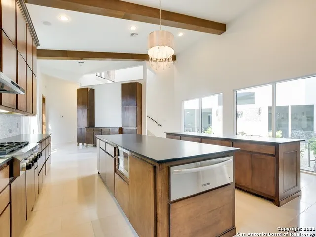 17 Aston Glen San Antonio, TX 78257