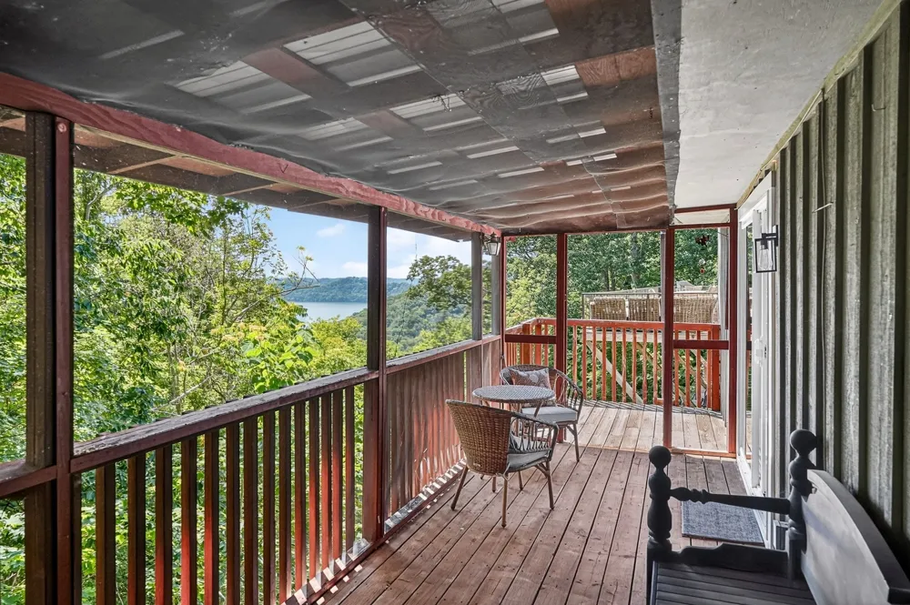 241 Nautilus Pt Silver Point, TN 38582