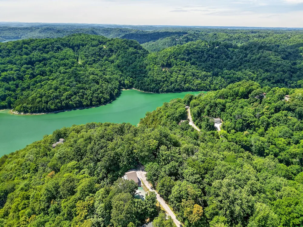 241 Nautilus Pt Silver Point, TN 38582