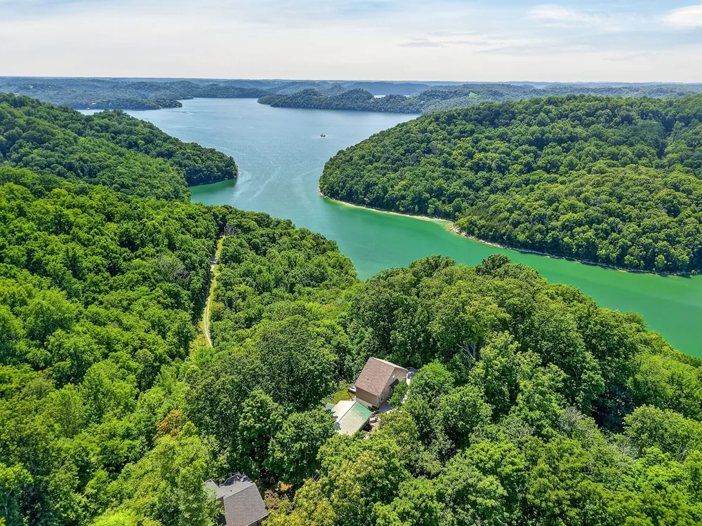 241 Nautilus Pt Silver Point, TN 38582