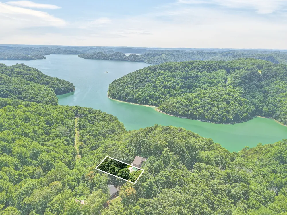 241 Nautilus Pt Silver Point, TN 38582