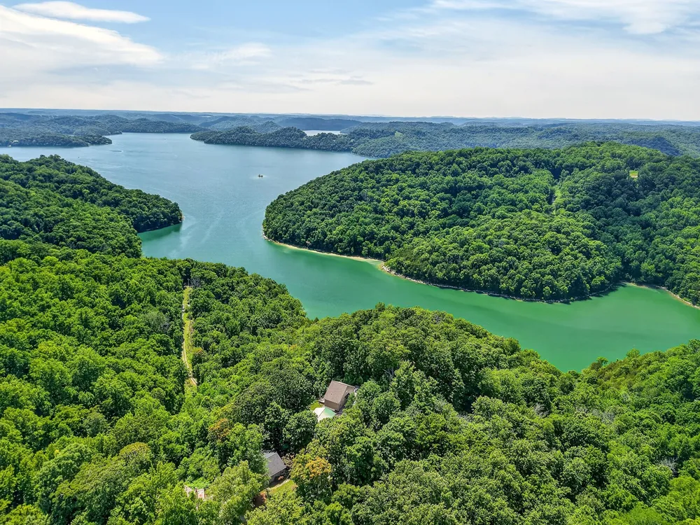 241 Nautilus Pt Silver Point, TN 38582