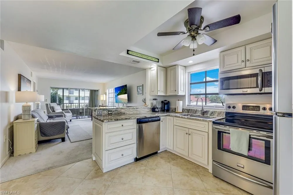 5 High Point Circle W #204 Naples, FL 34103