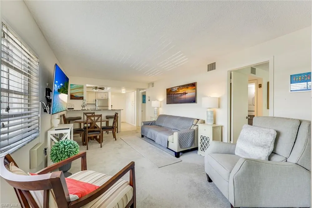 5 High Point Circle W #204 Naples, FL 34103