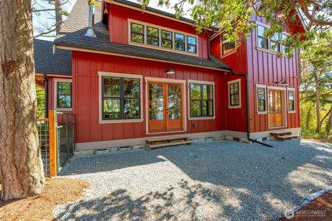 1863 Madrona Way