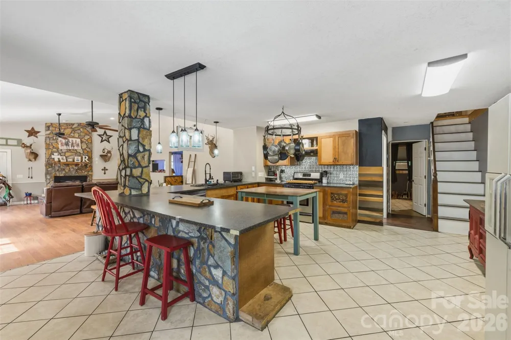 2269 Lee Roy Lane Lenoir, NC 28645
