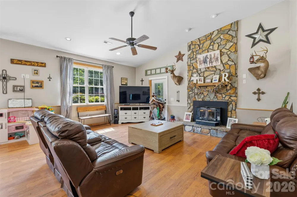 2269 Lee Roy Lane Lenoir, NC 28645