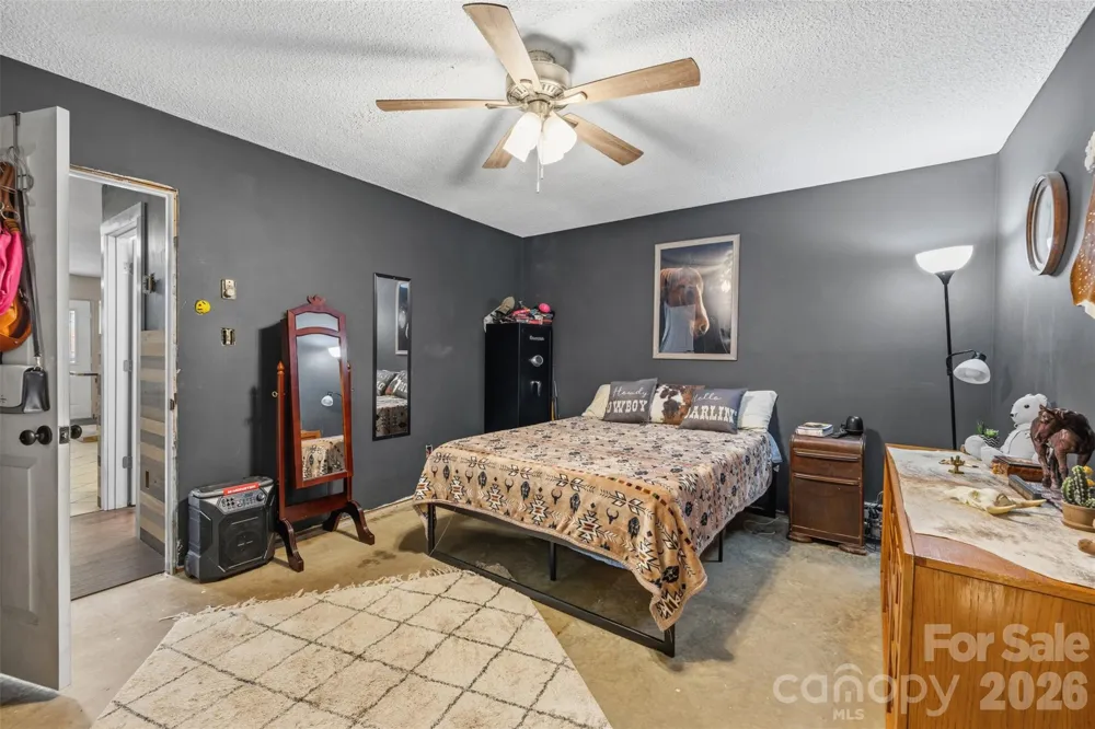 2269 Lee Roy Lane Lenoir, NC 28645