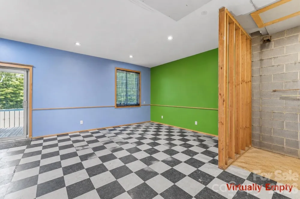 2269 Lee Roy Lane Lenoir, NC 28645