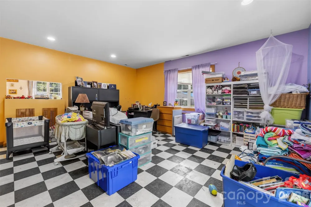 2269 Lee Roy Lane Lenoir, NC 28645