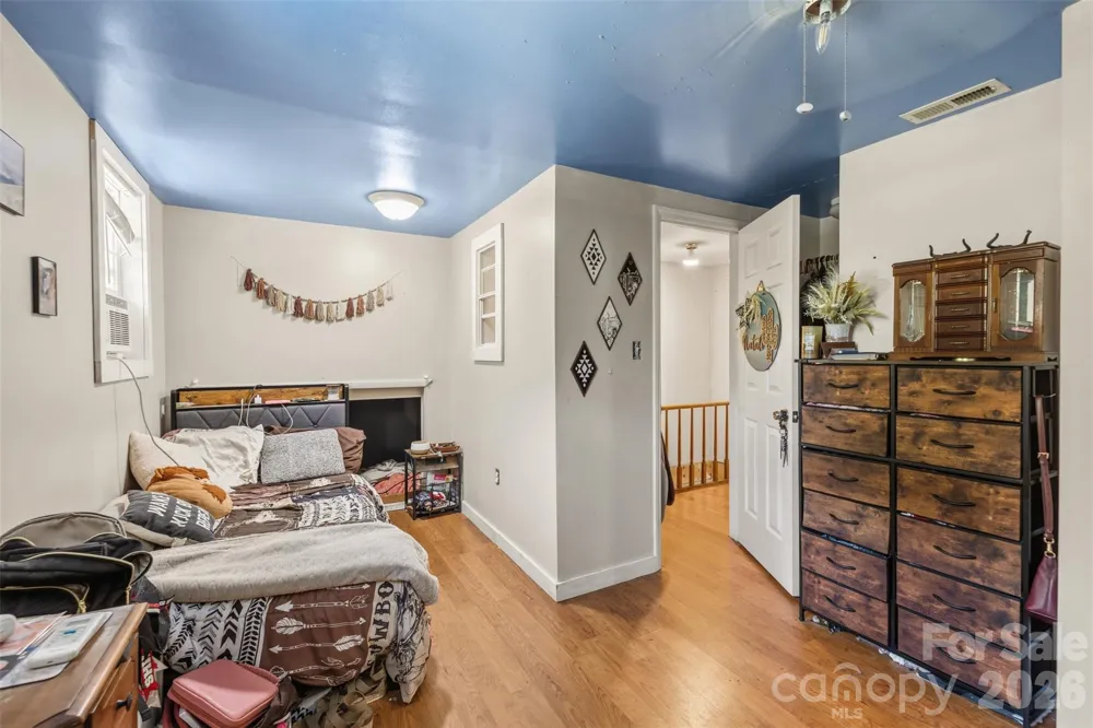 2269 Lee Roy Lane Lenoir, NC 28645