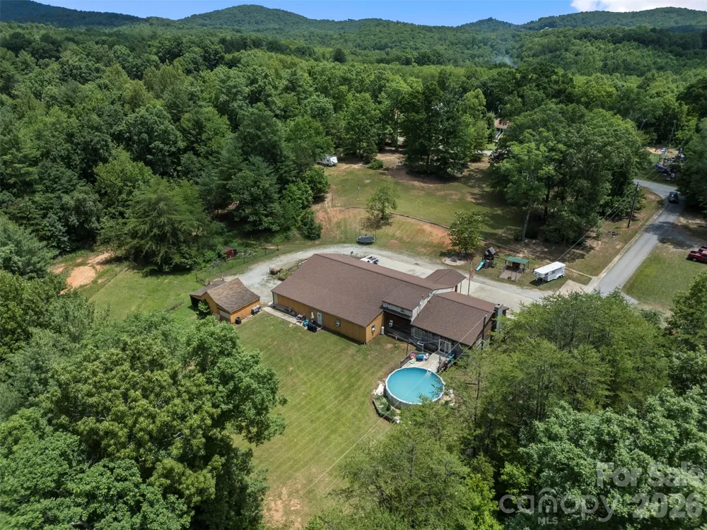 2269 Lee Roy Lane Lenoir, NC 28645