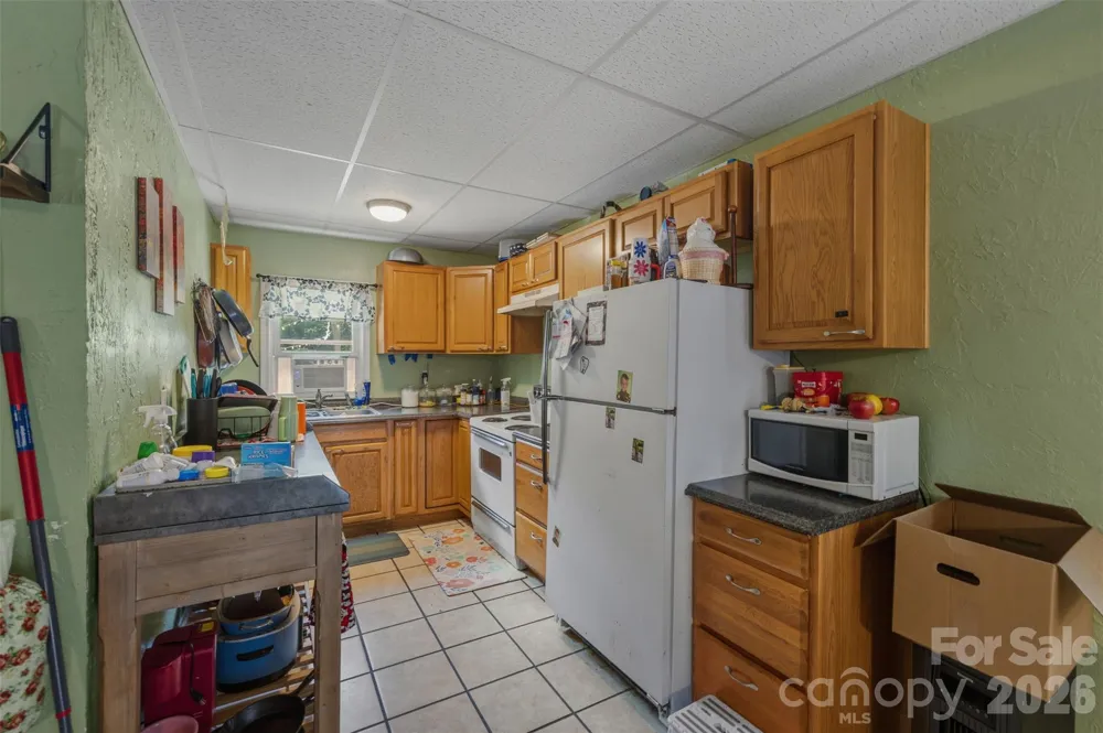 2269 Lee Roy Lane Lenoir, NC 28645