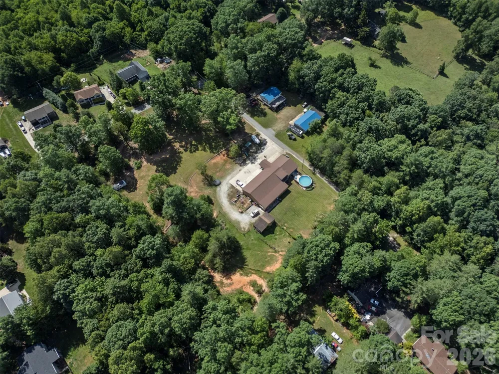 2269 Lee Roy Lane Lenoir, NC 28645