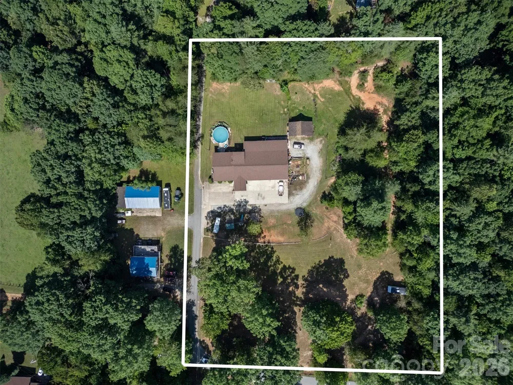 2269 Lee Roy Lane Lenoir, NC 28645
