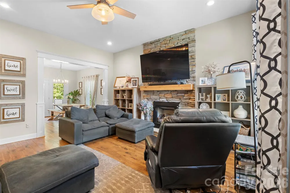 7015 Waterfront Place Granite Falls, NC 28630