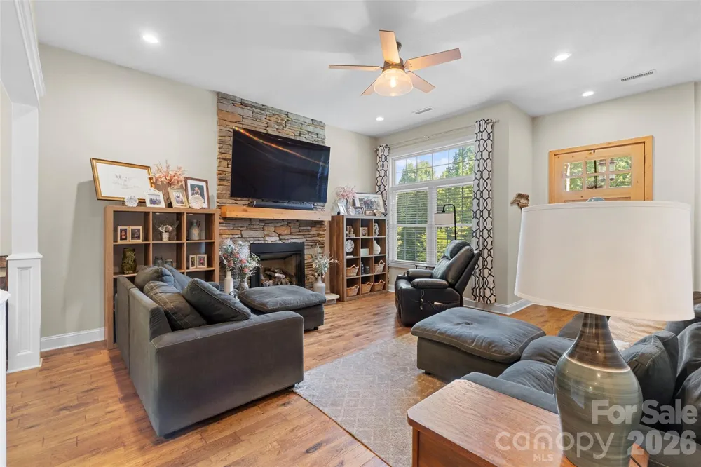 7015 Waterfront Place Granite Falls, NC 28630