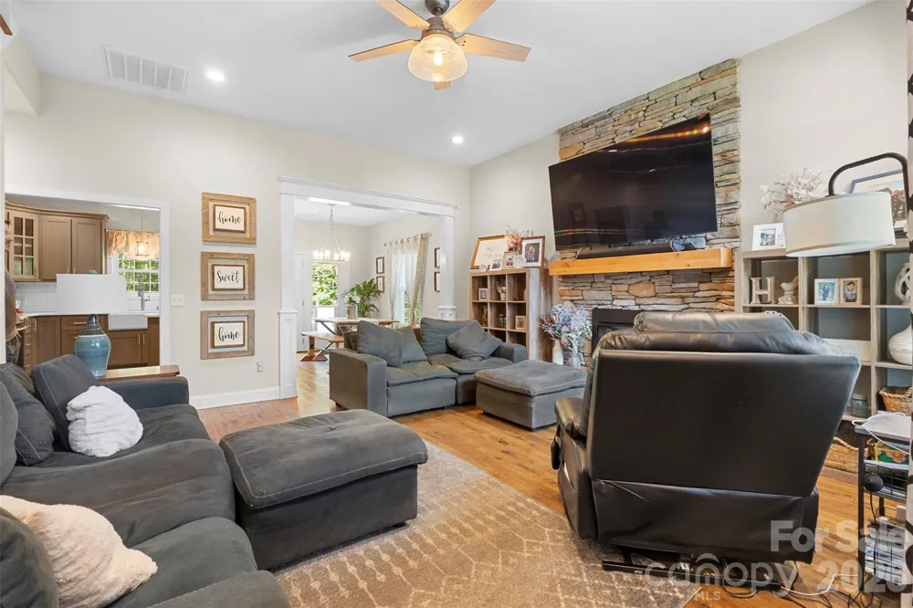 7015 Waterfront Place Granite Falls, NC 28630